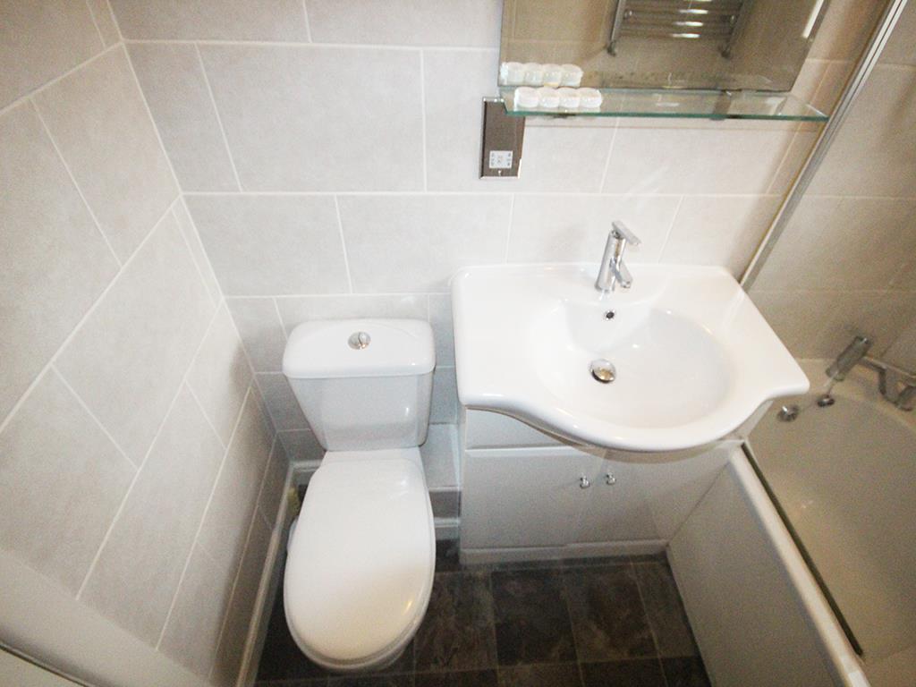 2 bedroom mid terrace house For Sale in Barnoldswick - IMG_7667.jpg